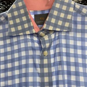 Men’s blue and white pattern dress shirt